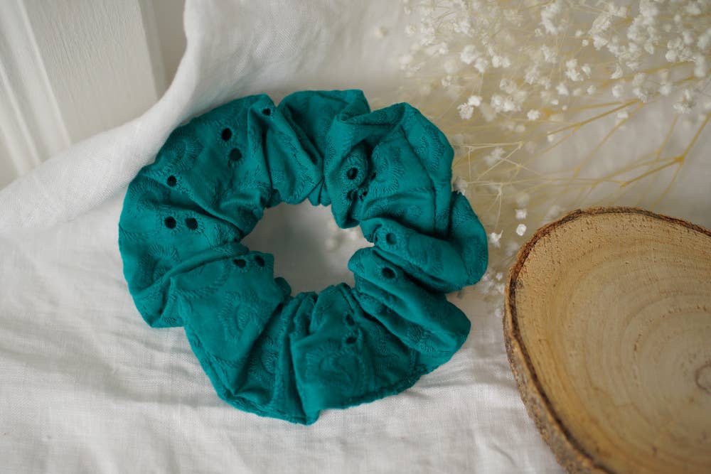 Scrunchie Azra ricamo verde smeraldo - Bohomane